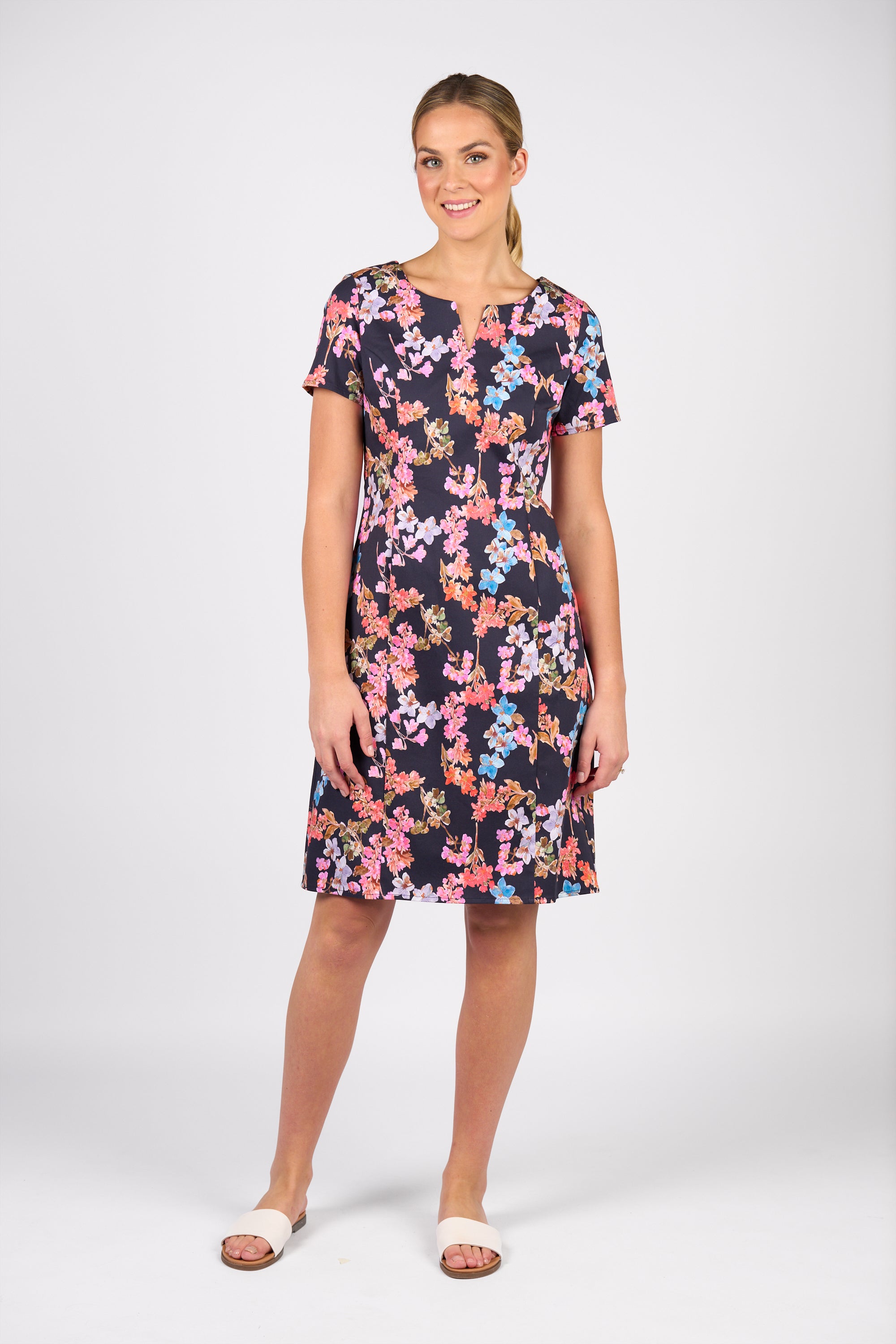 Vassalli Short Sleeve Printed Fitted Dress - Willa