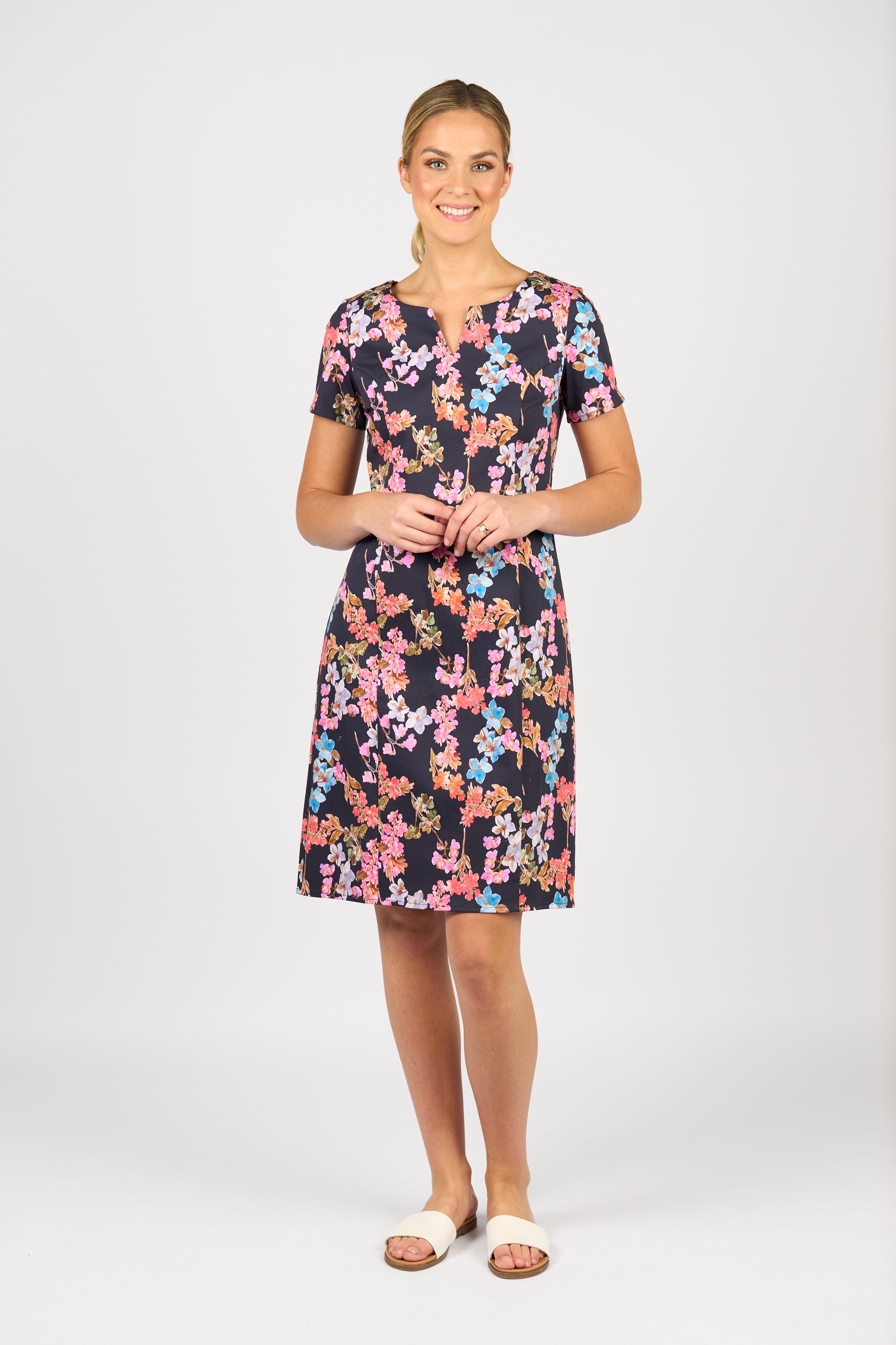 Vassalli Short Sleeve Printed Fitted Dress - Willa