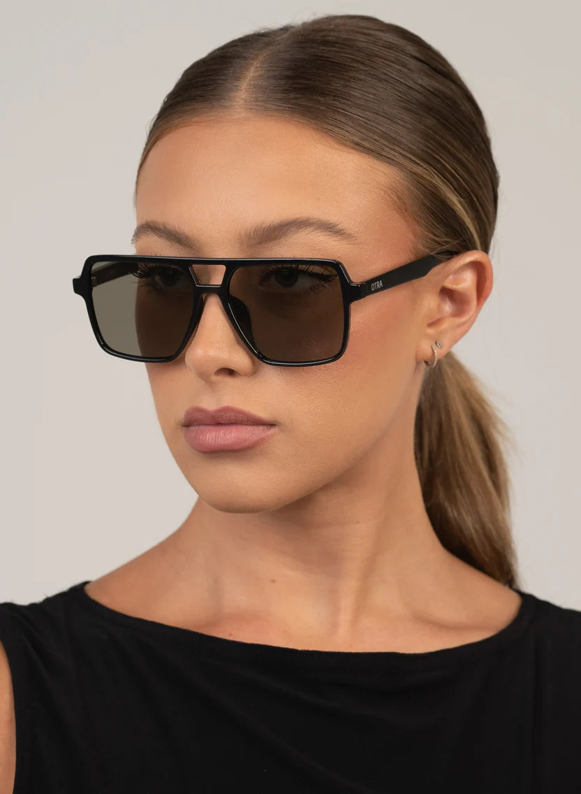 Otra Eyewear ZOYA - Black/Smoke